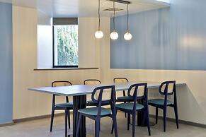 Student Only B16 Studios