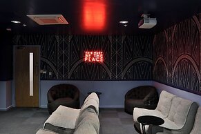 Student Only B16 Studios