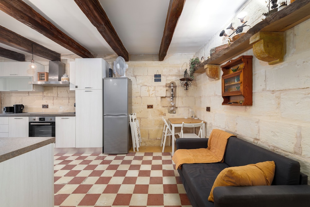 Traditional Townhouse - Rooftop Terrace