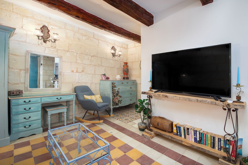 Traditional Townhouse - Rooftop Terrace