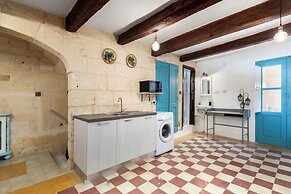 Traditional Townhouse - Rooftop Terrace