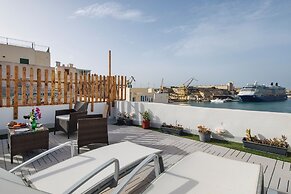 Traditional Townhouse - Rooftop Terrace