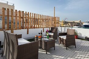 Traditional Townhouse - Rooftop Terrace