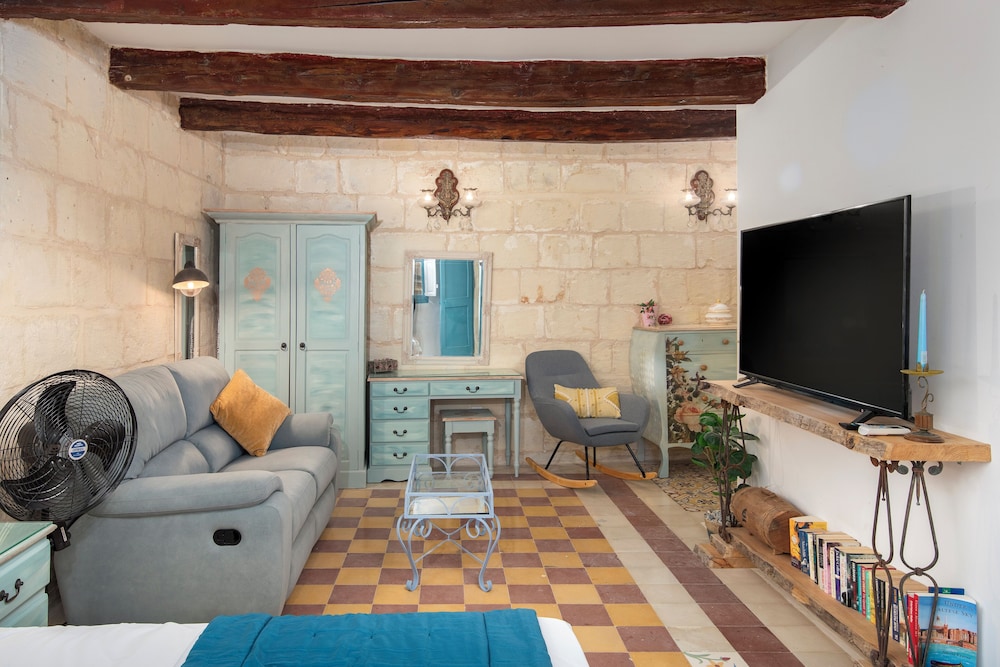 Traditional Townhouse - Rooftop Terrace