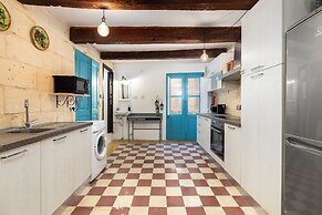 Traditional Townhouse - Rooftop Terrace