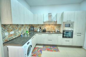 Seafront Sea View Maisonette with Yards