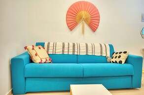 Seafront Sea View Maisonette with Yards