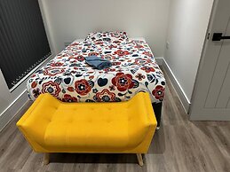 London 1 bed Luxe Flat Ilford Beautiful