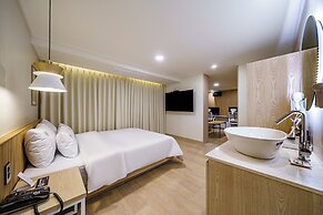 Daejeon Brown Dot Wolpyeong
