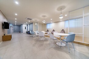 Daejeon Brown Dot Wolpyeong
