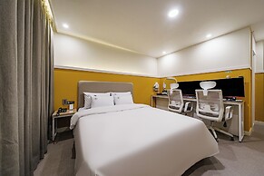 Daejeon Brown Dot Wolpyeong