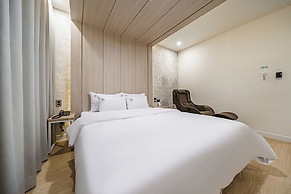 Daejeon Brown Dot Wolpyeong