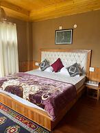 Chanon Holiday Home Stay