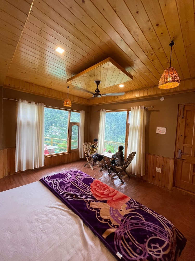 Chanon Holiday Home Stay