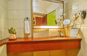 Parklane Hotel