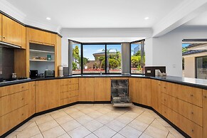 The Monaco Mansion Dianella - Sepal Stay