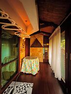 Serene Palm Heritage Tropical Villa