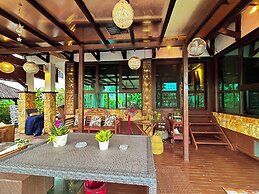 Serene Palm Heritage Tropical Villa