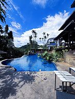 Serene Palm Heritage Tropical Villa