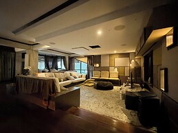Serene Palm Heritage Tropical Villa
