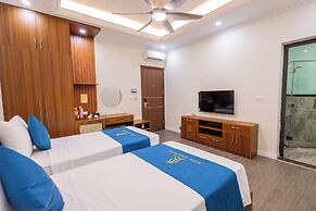 Royal Louis Hotel