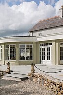 Moore Lodge