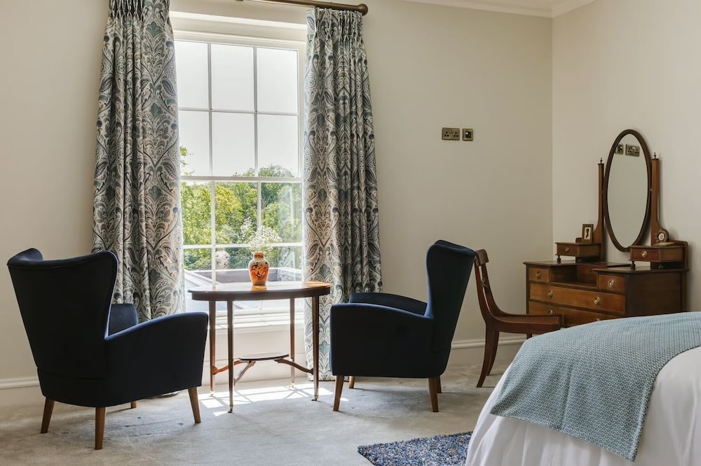 Moore Lodge