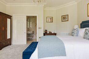 Moore Lodge