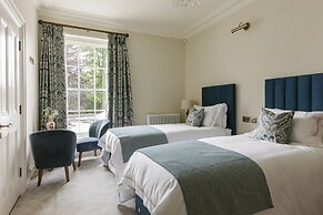 Moore Lodge