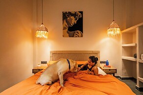 ONEOFF X ASSI  A BOUTIQUE HOMEOTEL