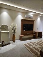 Dwellr Luxury Stays