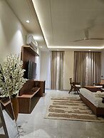Dwellr Luxury Stays