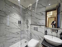 Dwellr Luxury Stays