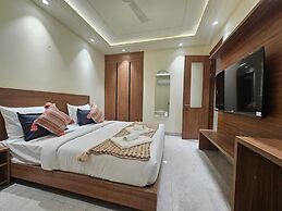 Dwellr Luxury Stays