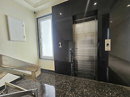 Dwellr Luxury Stays