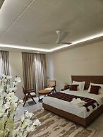 Dwellr Luxury Stays