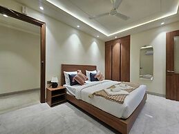 Dwellr Luxury Stays