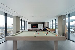 Oxford Gardens Studio Cinema Game Room