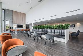 Newly Built Modern Condo With Stunning City Views