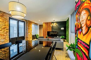 w Engaging 2BR in Casco Viejo