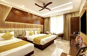 Hotel Flight Path Near IGI Airport