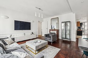 Stylish 3BR Near Tuileries Gardens