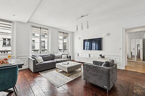 Stylish 3BR Near Tuileries Gardens