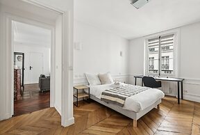 Stylish 3BR Near Tuileries Gardens