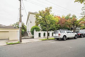 3bd 2 Bthtoorak Village Luxurious Apartment, Relax