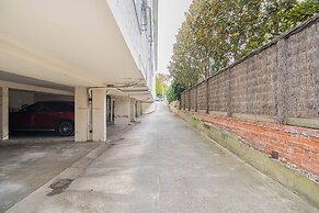 3bd 2 Bthtoorak Village Luxurious Apartment, Relax
