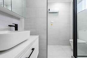 3bd 2 Bthtoorak Village Luxurious Apartment, Relax