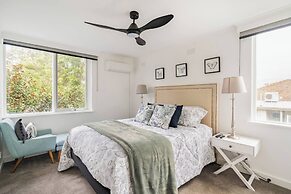 3bd 2 Bthtoorak Village Luxurious Apartment, Relax