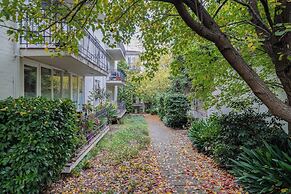 3bd 2 Bthtoorak Village Luxurious Apartment, Relax