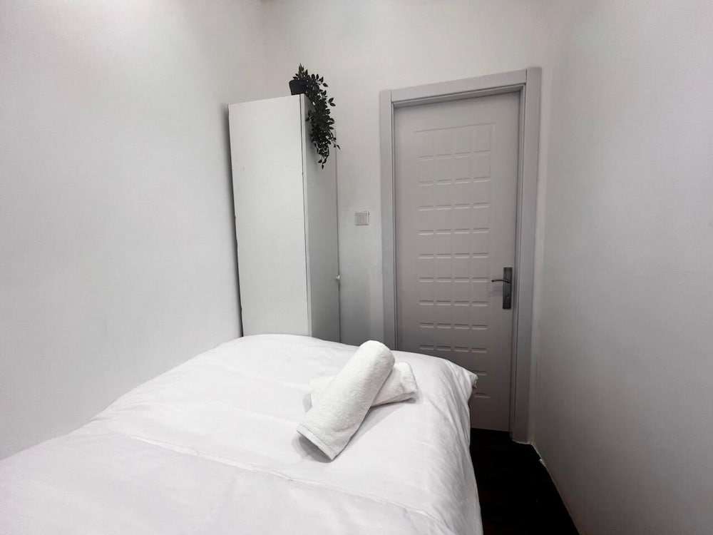 Center Point Partition Room in Tecom